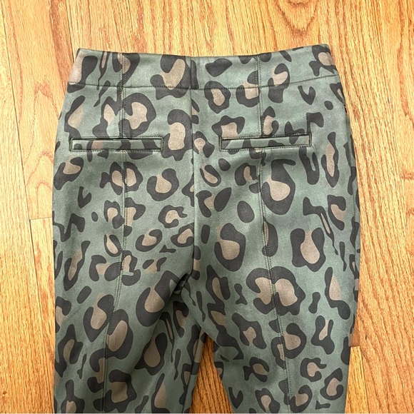 Maeve Anthropologie high rise green suede leopard print zipper legging pants - Picture 17 of 17